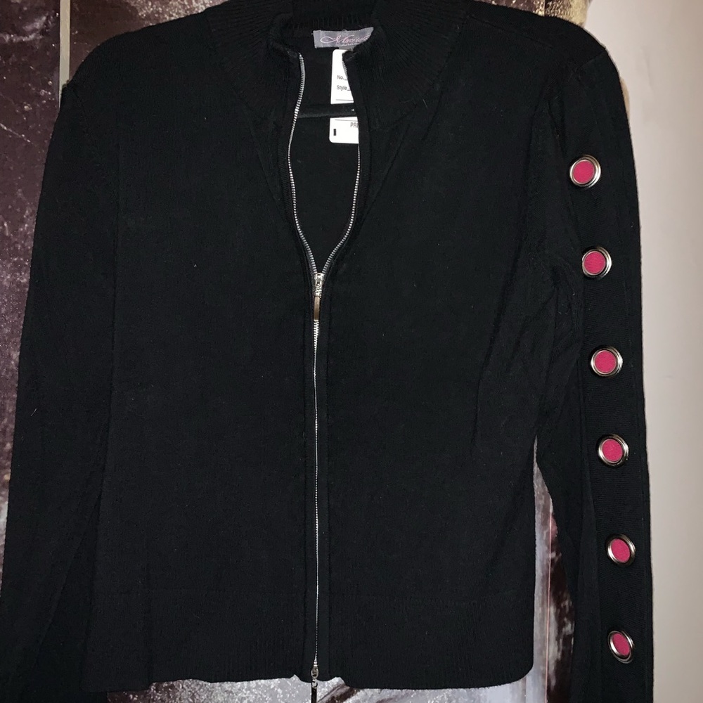 Metric Long sleeve black sweater